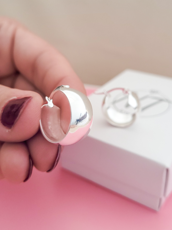 Argollas Anchas Bombé en Acero Blanco