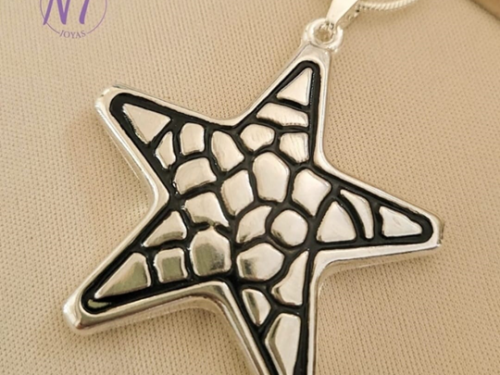 Dije Estrella en Acero Blanco Inflado