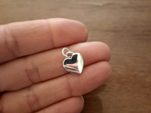 Dije mini corazón en Acero Blanco