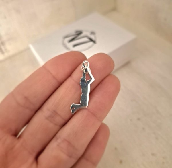 Dijes-Plata925 Basquetbolista