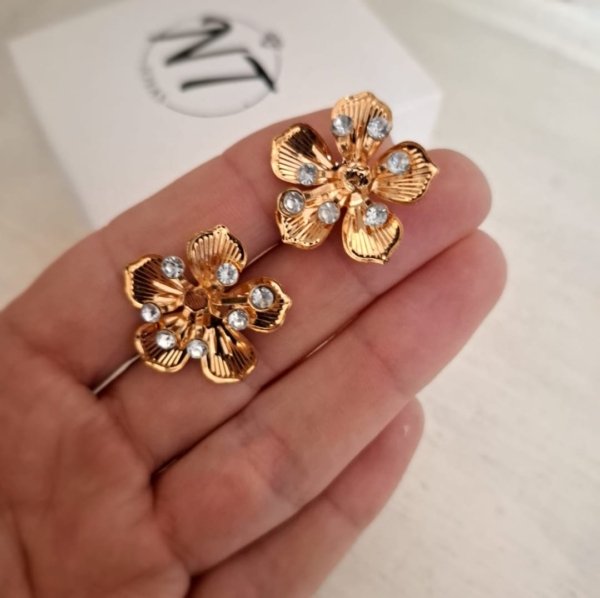 Aros Flores con Puntos de Luz - Dorados