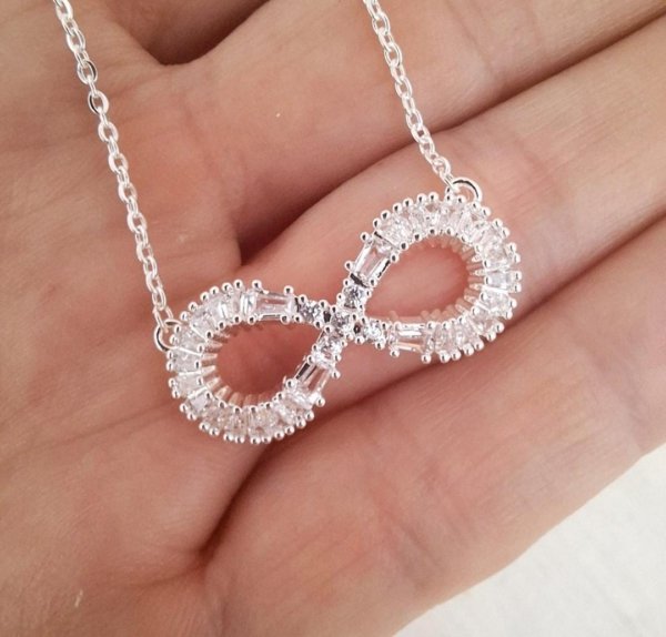 Collar Infinito con Brillo - Acero Blanco