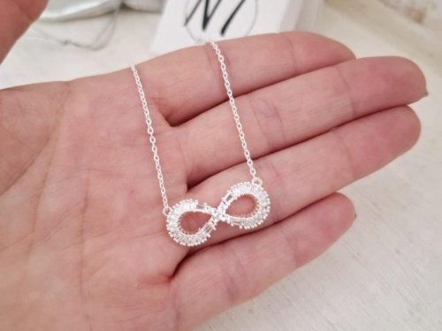 Collar Infinito con Brillo - Acero Blanco