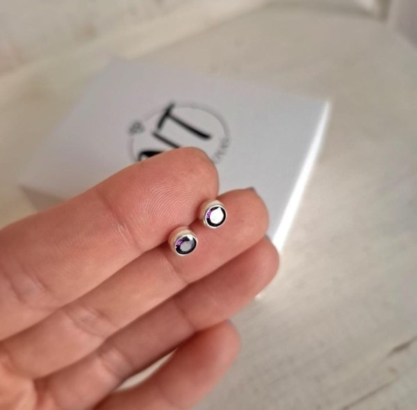 Aros Mini Pasantes Morados Aros Mini Pasantes Morados - Plata 925