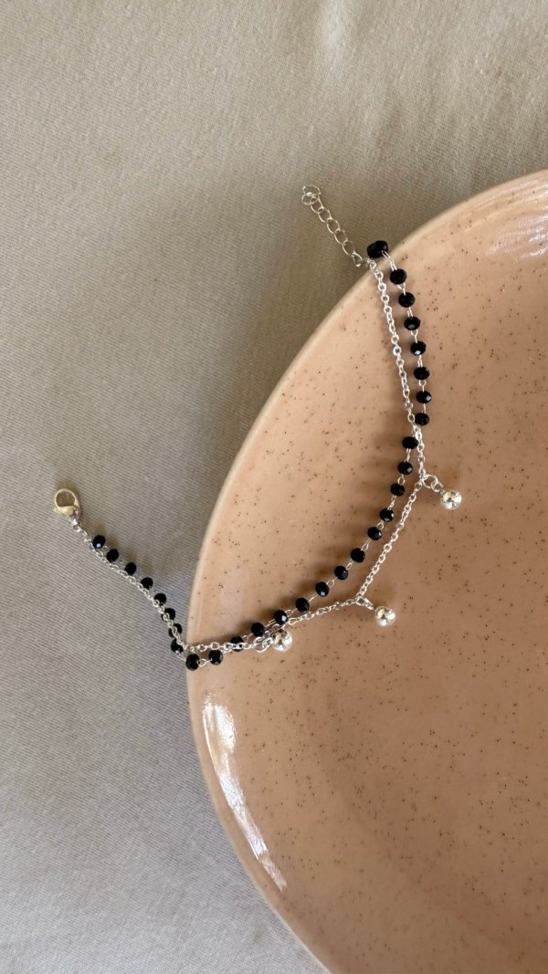 Pulsera Doble Negra más Bolitas - Acero Blanco