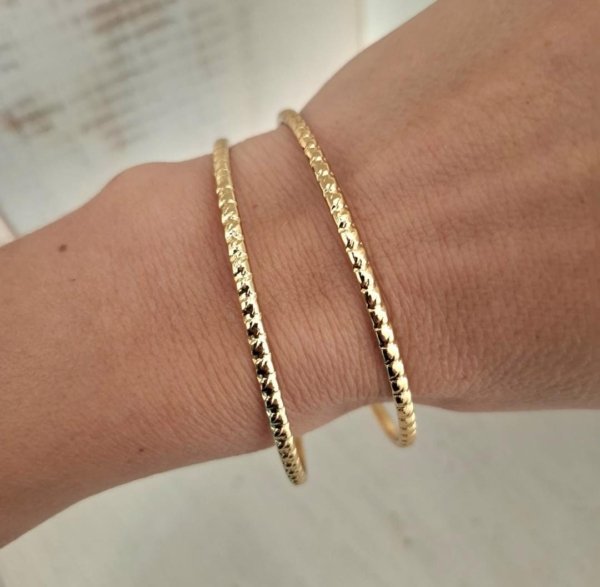 Esclavas con Detalles - Acero Dorado Esclavas con Detalles - Acero Dorado