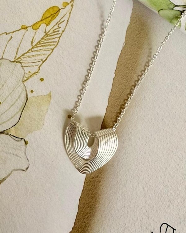 Colgante Corazón a Rayas - Acero Blanco