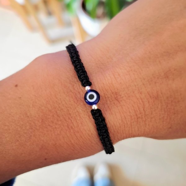 Pulsera  macramé ojo turco. plata 925