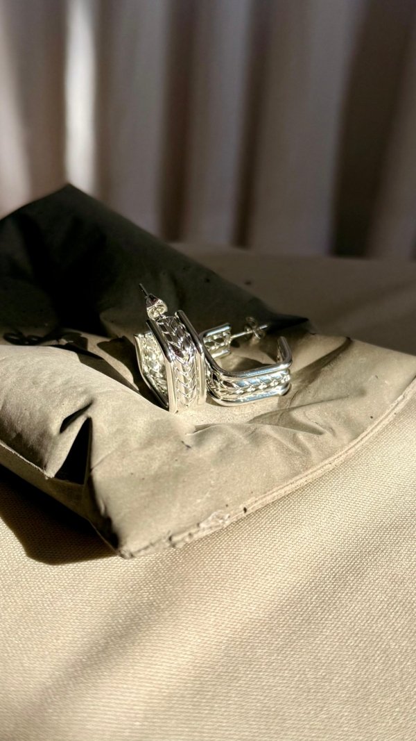 WhatsApp Image 2025-06-17 at 16.46.47 Aros cuadrados grandes -Acero Blanco